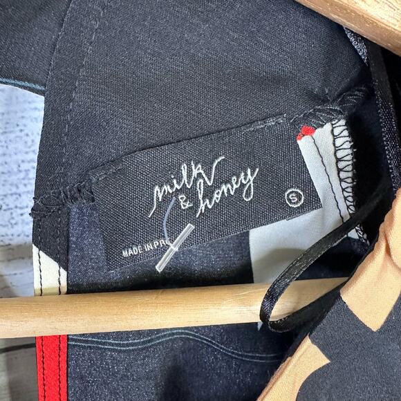 Milk and Honey Womens size Small Abstract Print Red Black Blouse 34164T NEW - Picture 4 of 11